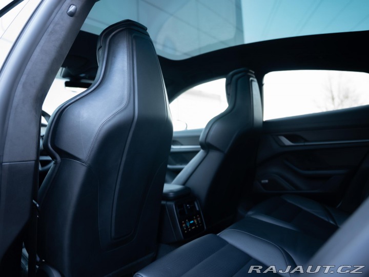 Porsche Taycan Turbo 2020