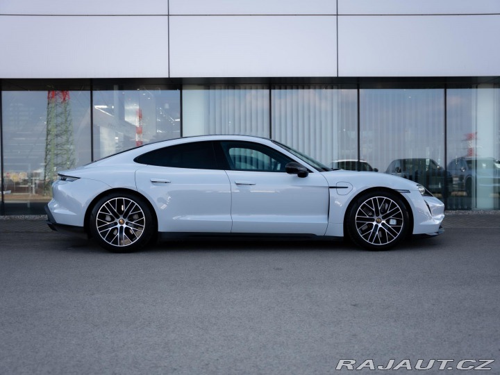 Porsche Taycan Turbo 2020