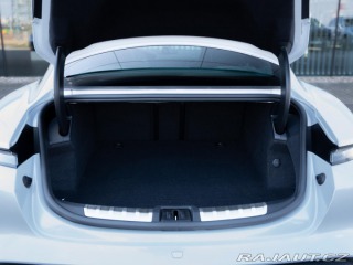 Porsche Taycan Turbo 2020