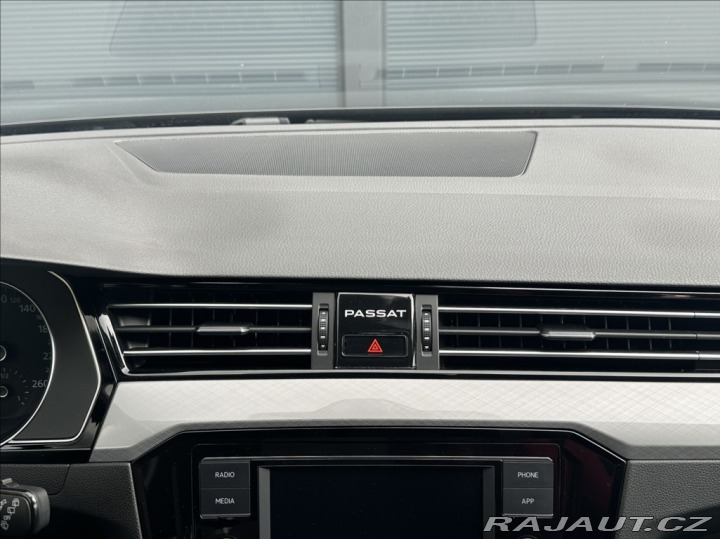 Volkswagen Passat 1,5 TSI 150PS Business 2023