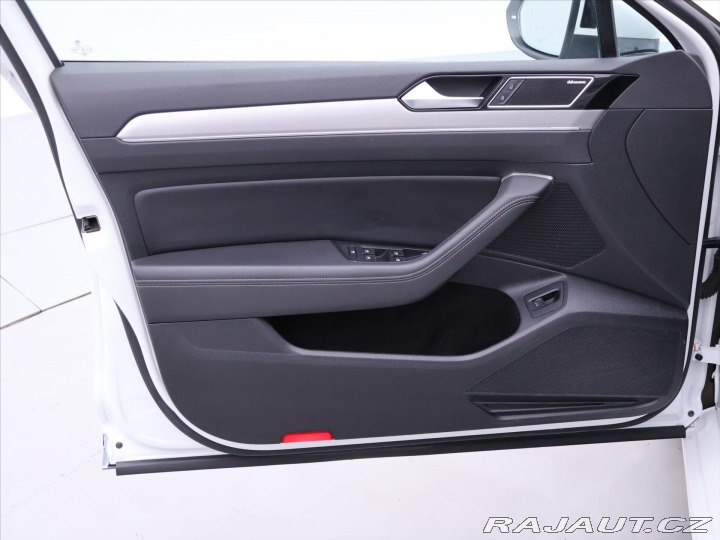 Volkswagen Passat 2,0 TSI 206kW R-line High 2016