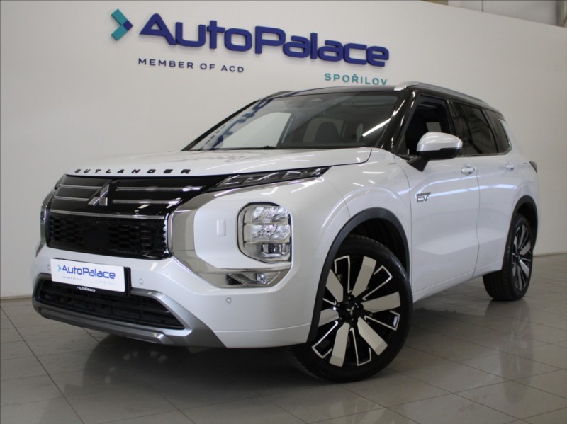 Mitsubishi Outlander 2,4 PHEV AWD Instyle TAŽN