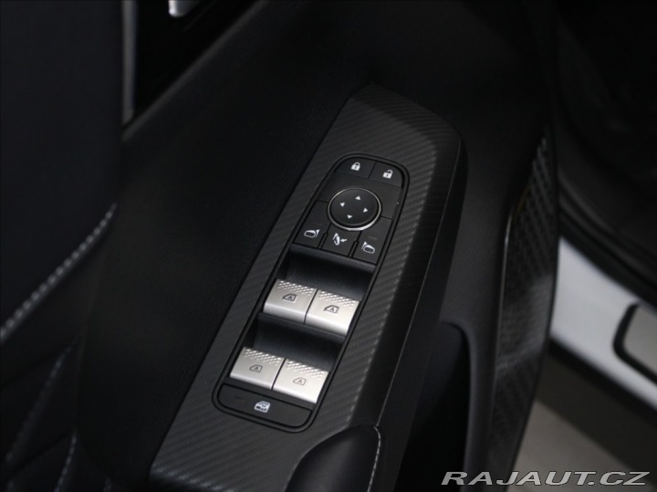 Mitsubishi Outlander 2,4 PHEV AWD Instyle TAŽN 2025