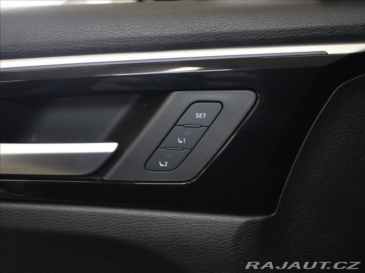 Mitsubishi Outlander 2,4 PHEV AWD Instyle TAŽN 2025