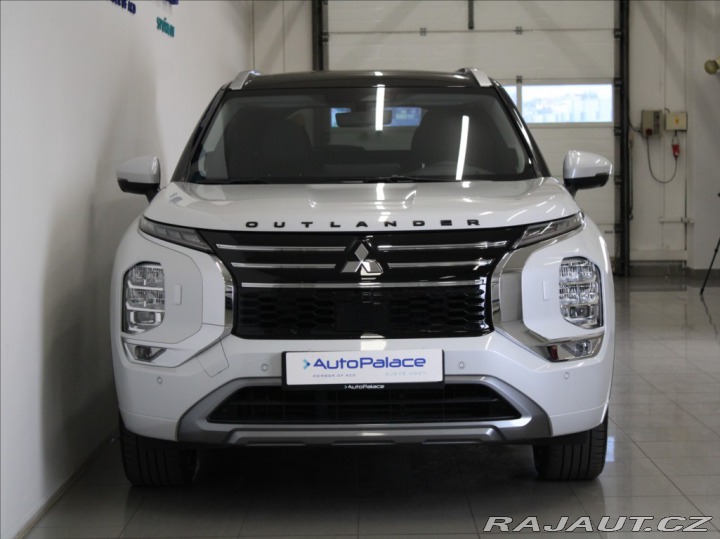 Mitsubishi Outlander 2,4 PHEV AWD Instyle TAŽN 2025