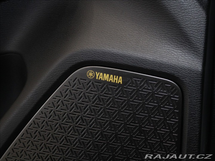 Mitsubishi Outlander 2,4 PHEV AWD Instyle TAŽN 2025