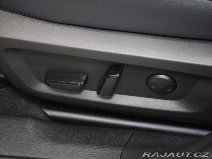 Mitsubishi Outlander 2,4 PHEV AWD Instyle TAŽN 2025