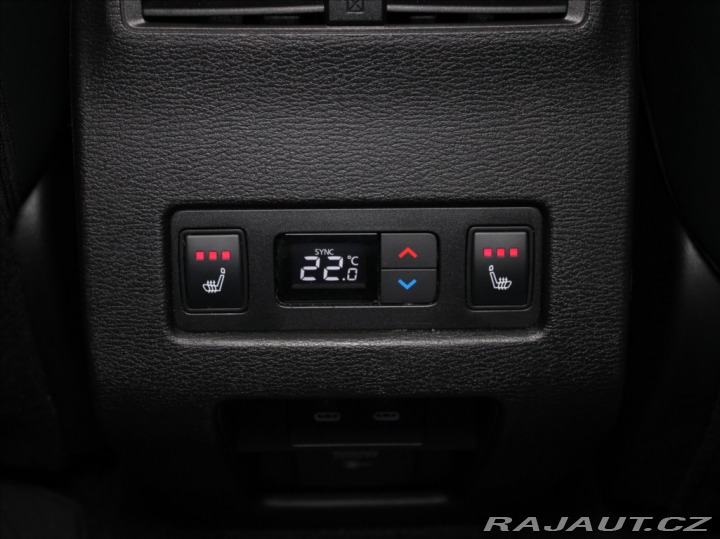 Mitsubishi Outlander 2,4 PHEV AWD Instyle TAŽN 2025