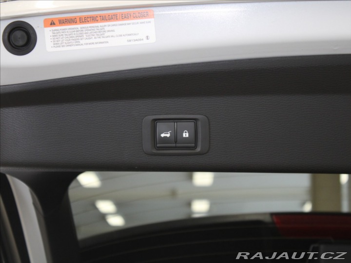 Mitsubishi Outlander 2,4 PHEV AWD Instyle TAŽN 2025