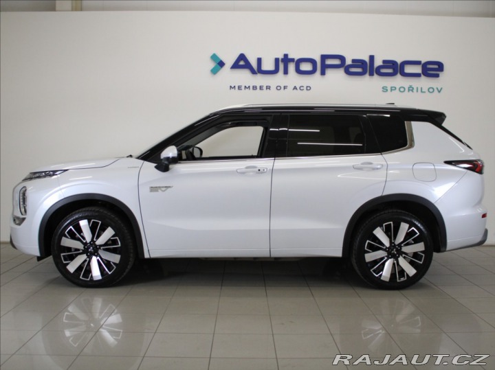Mitsubishi Outlander 2,4 PHEV AWD Instyle TAŽN 2025