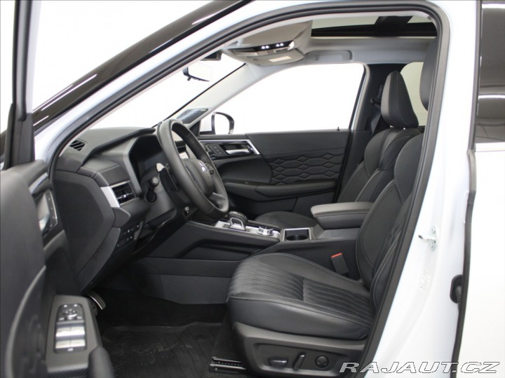 Mitsubishi Outlander 2,4 PHEV AWD Instyle TAŽN 2025
