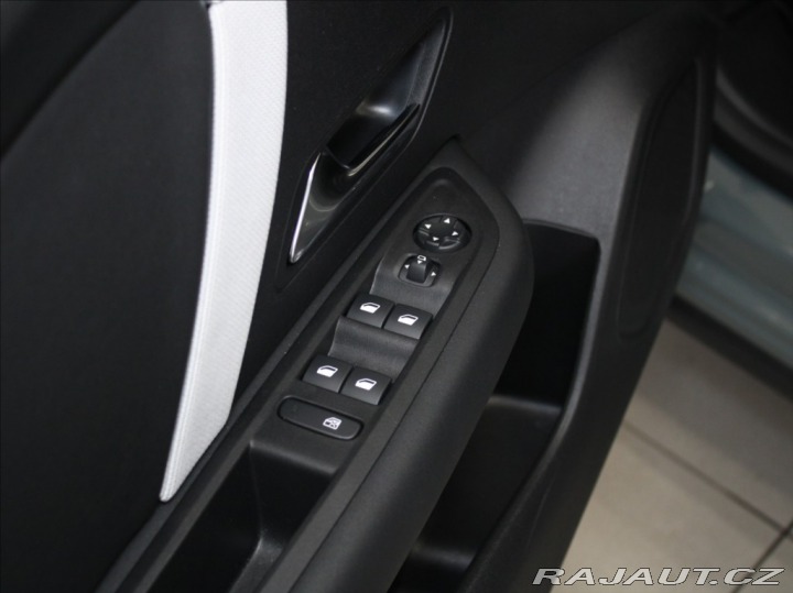 Citroën C4 1,2 PT 96kW AT MAX Faceli 2025