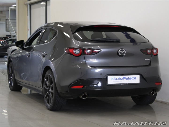 Mazda 3 2,0 G150 Homura 1.majitel 2022
