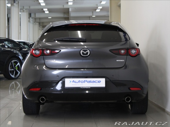 Mazda 3 2,0 G150 Homura 1.majitel 2022