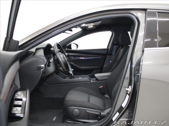 Mazda 3 2,0 G150 Homura 1.majitel 2022