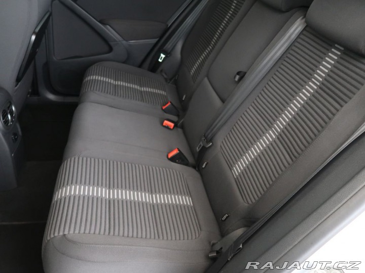 Volkswagen Tiguan  2010