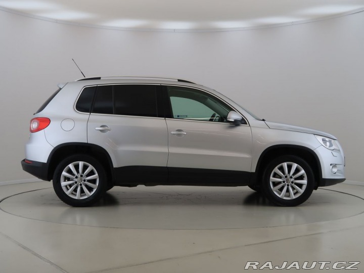 Volkswagen Tiguan  2010