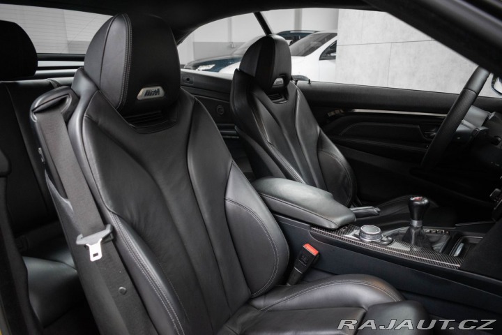 BMW M4 F83 MANUÁL*HEAD-UP*HARMAN 2014