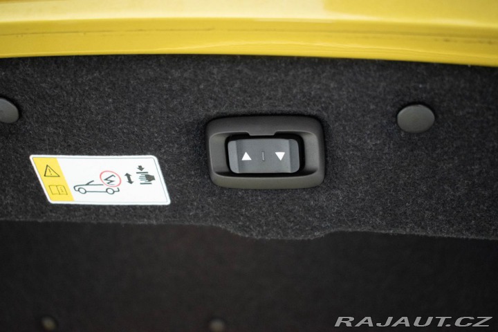 BMW M4 F83 MANUÁL*HEAD-UP*HARMAN 2014