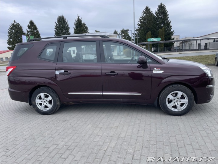SsangYong Ostatní modely Rodius 2,0 D 114kw 4x4 7mist odp 2014
