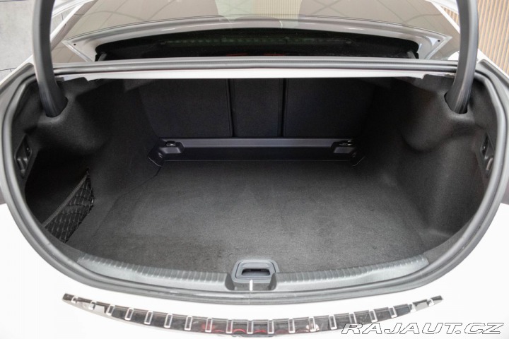 Mercedes-Benz C C 220d 4MATIC*NIGHT*ZÁRUK 2024