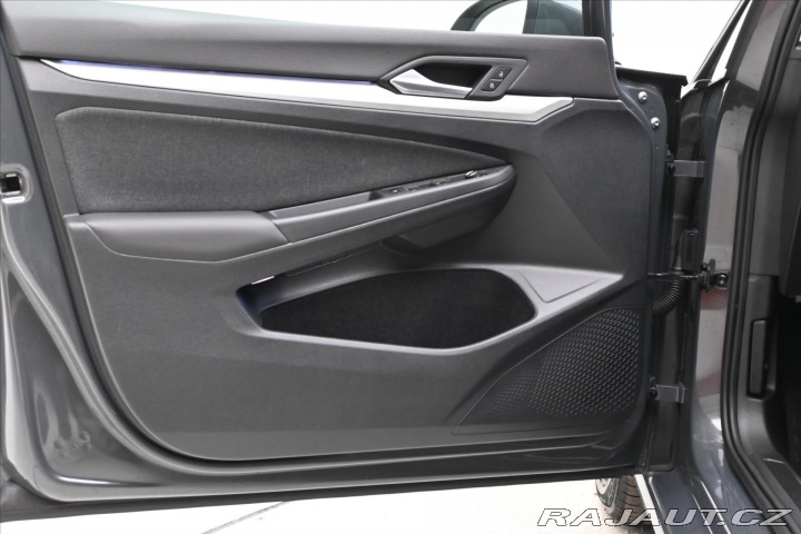 Volkswagen Golf 2,0 TDI 110 kW Life Záruk 2023