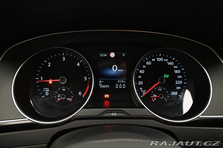 Volkswagen Passat 2,0 TDI 110 kW DSG Busine 2022