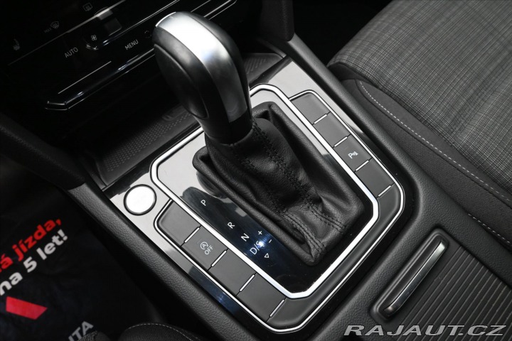 Volkswagen Passat 2,0 TDI 110 kW DSG Busine 2022