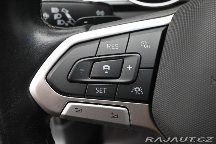 Volkswagen Passat 2,0 TDI 110 kW DSG Busine 2022