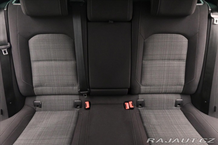 Volkswagen Passat 2,0 TDI 110 kW DSG Busine 2022