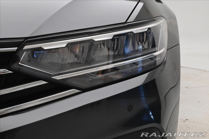 Volkswagen Passat 2,0 TDI 110 kW DSG Busine 2022