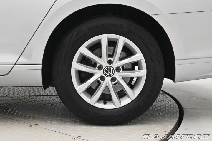 Volkswagen Passat 2,0 TDI 110kW DSG Busines 2022
