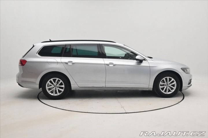 Volkswagen Passat 2,0 TDI 110kW DSG Busines 2022