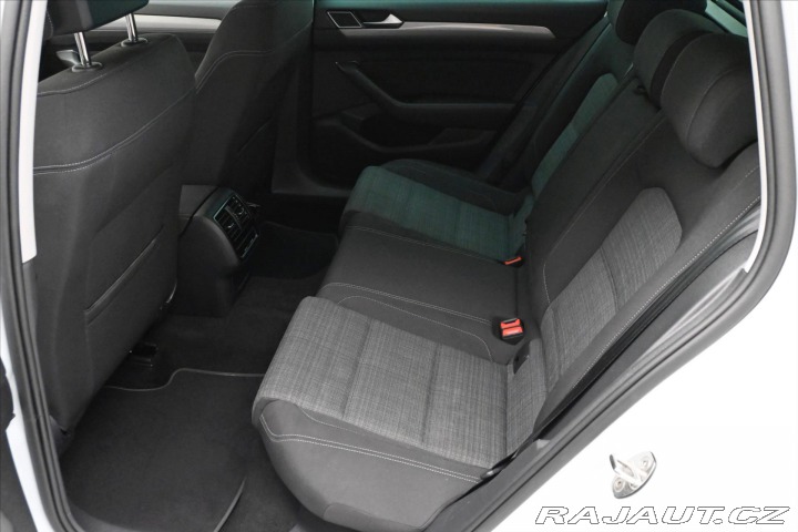 Volkswagen Passat 2,0 TDI 110 kW DSG BUSINE 2022