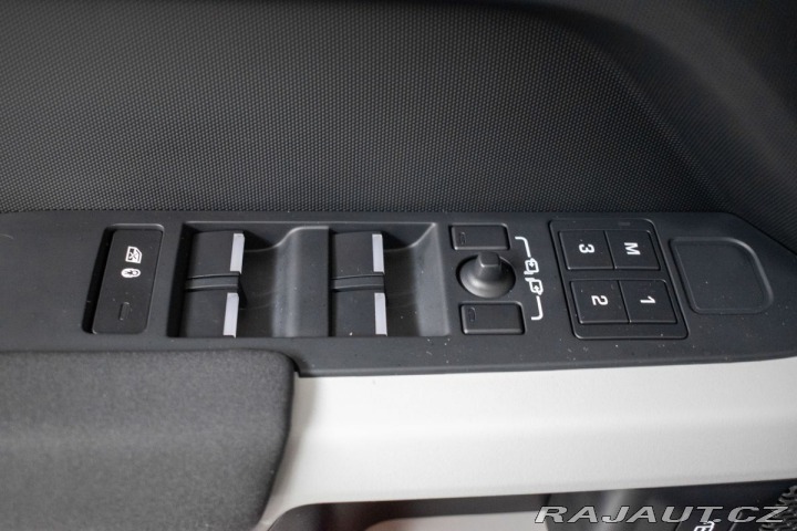 Land Rover Defender 110 D300 *REZERVACE* 2023