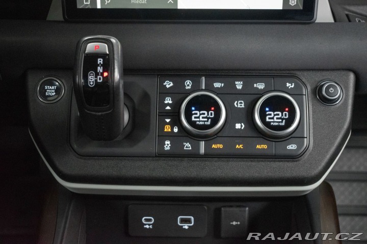 Land Rover Defender 110 D300 SE *ZÁRUKA*TAŽNÉ 2023