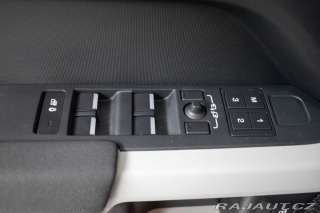 Land Rover Defender 110 D300 SE *ZÁRUKA*TAŽNÉ 2023