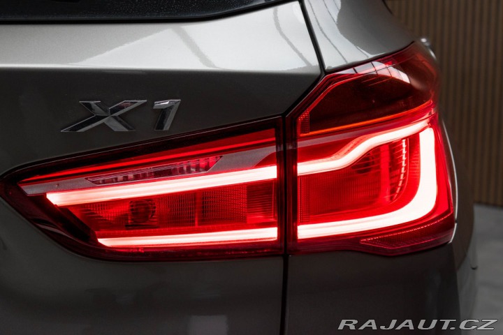 BMW X1 xDrive25d REZERVACE 2017