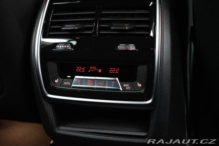 BMW X7 xD 40d ///M*TAŽNÉ*7.MÍST* 2022
