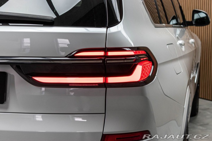 BMW X7 xD 40d ///M*TAŽNÉ*7.MÍST* 2022