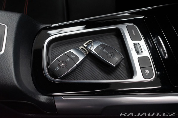 Mercedes-Benz GLB 250 REZERVACE 2024