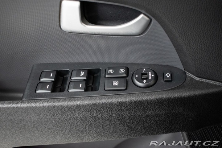 Kia Sportage 2.0 CRDi REZERVACE 2015