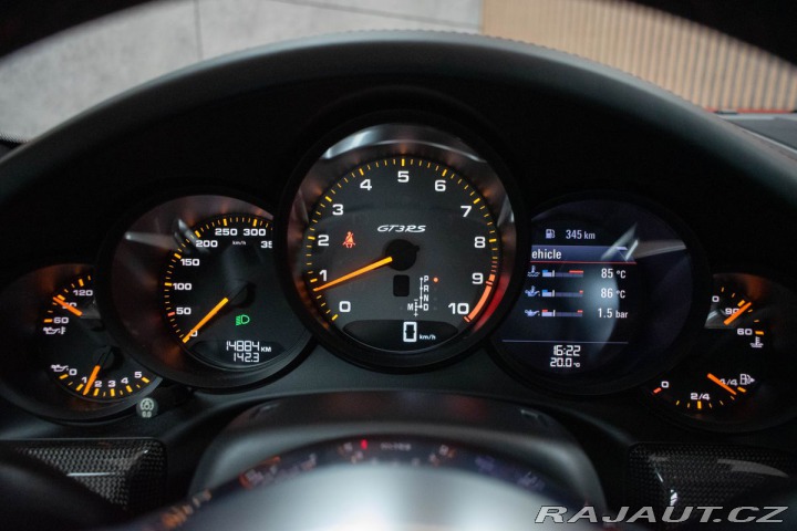 Porsche 911 GT3 RS 4.0 !Najeto 14.885 2016