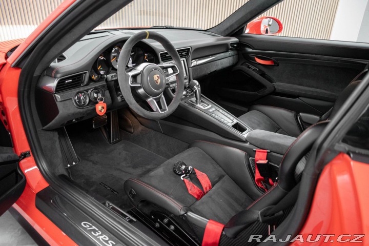 Porsche 911 GT3 RS 4.0 !Najeto 14.885 2016