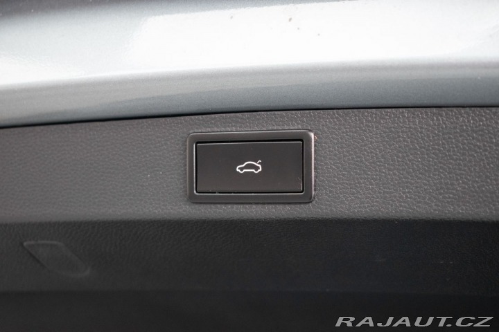 Škoda Karoq 1.6 TDI STYLE*KAMERA*ACC* 2019