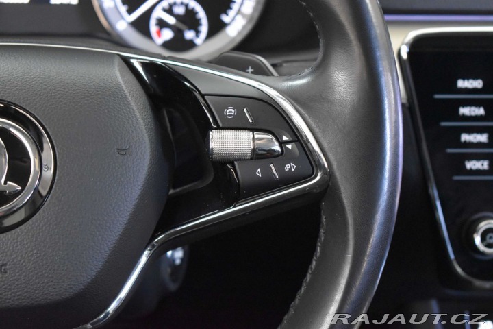 Škoda Superb 2.0 TDI DSG*TAŽNÉ*KAMERA* 2021