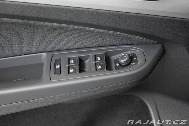 Volkswagen Golf 2.0 TDI REZERVACE 2022