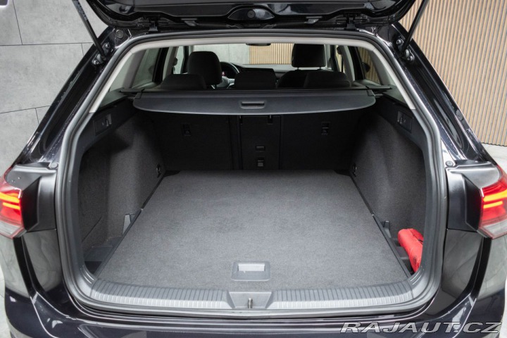 Volkswagen Golf 2.0 TDI REZERVACE 2022