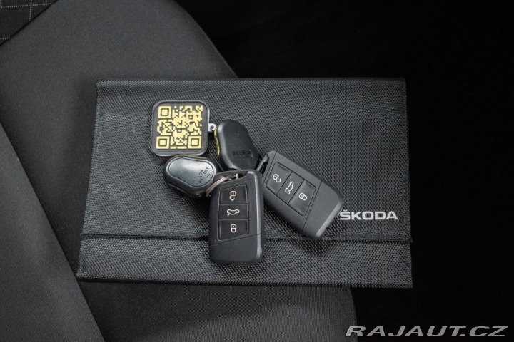 Škoda Karoq 1.5TSi*DSG*KAMERA*NAVI*KL 2021