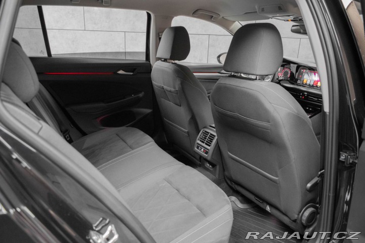 Volkswagen Golf 1.5 TSI STYLE*2xPNEU*DPH* 2023